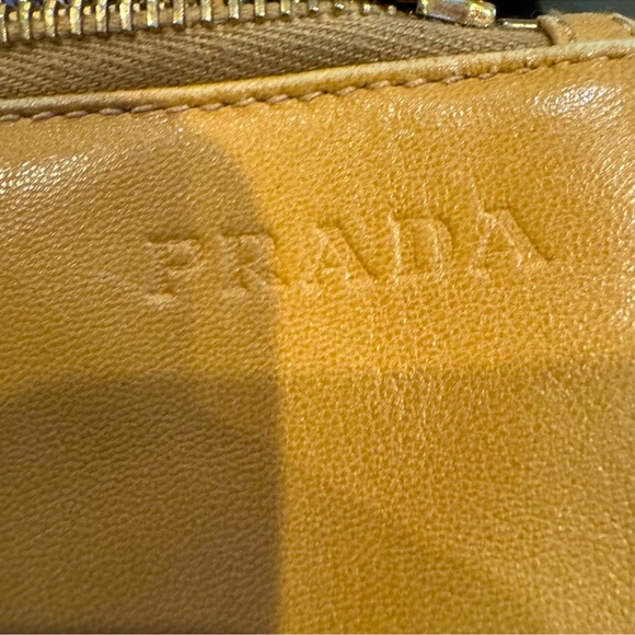 Low start-💎Prada Milano Leather Vintage Lock & Key Clutch with COA - Picture 2 of 13